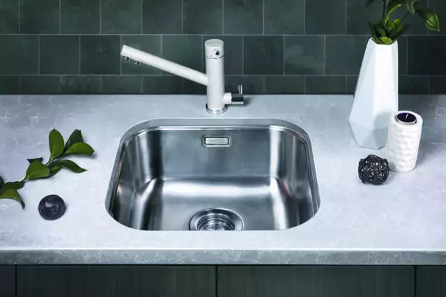 Omoikiri Omi 44-U/I Quadro.1